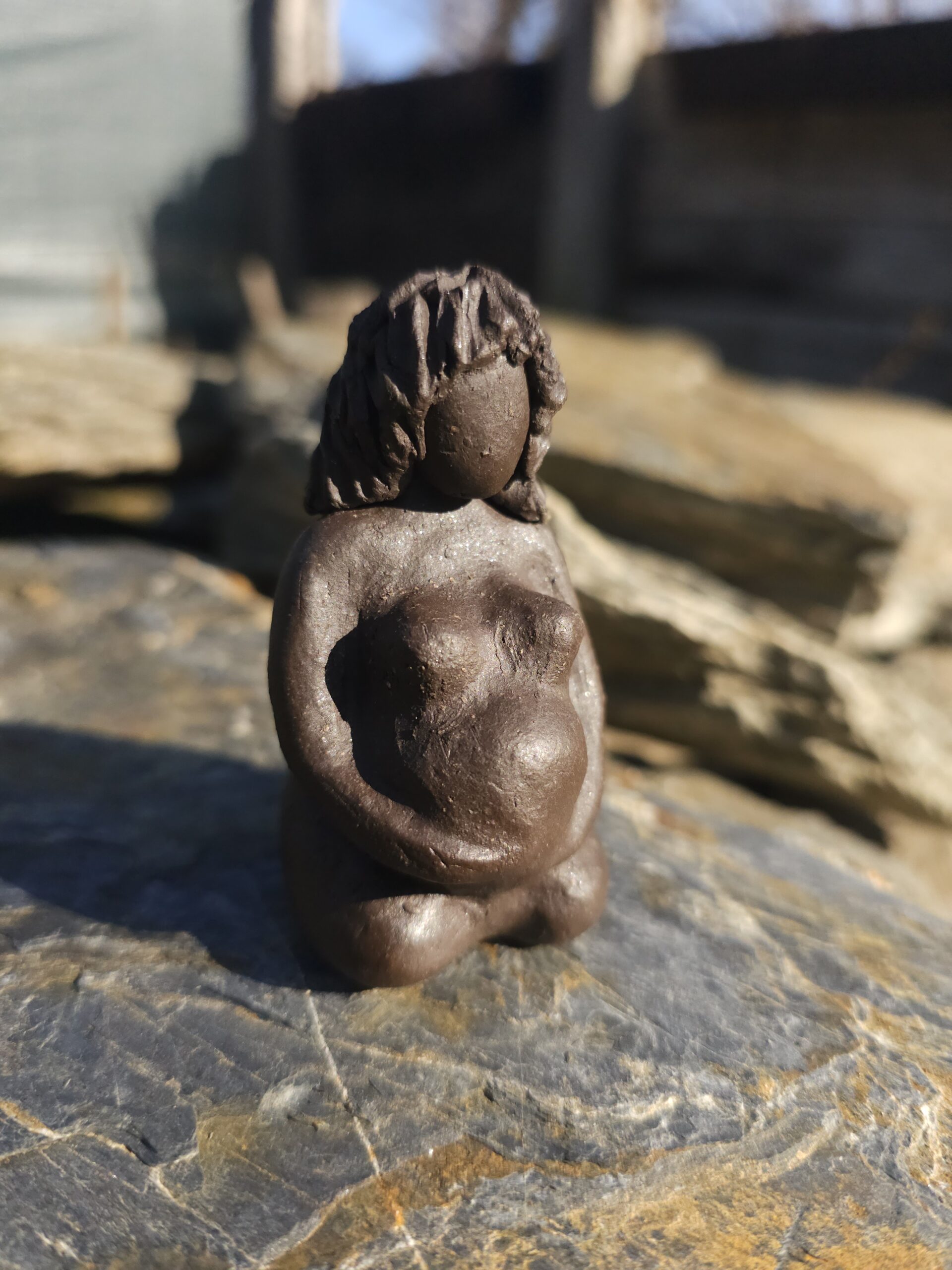 Matka - figurka kobiety w ciąży